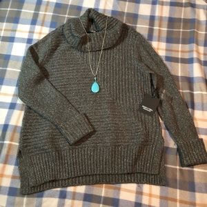 Simply Vera Oversize Griffin Sweater